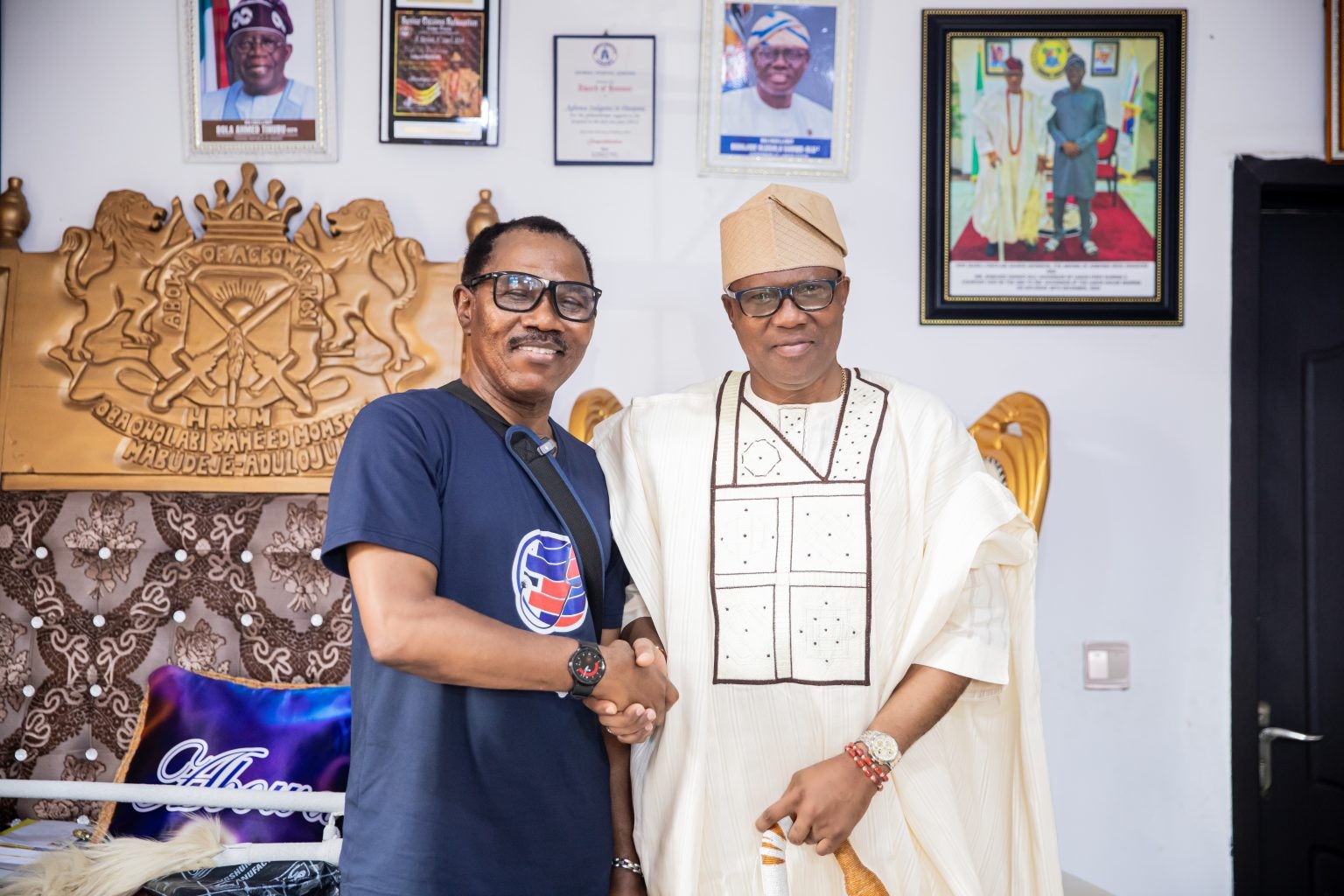 Agbowa outreach with the traditional ruler